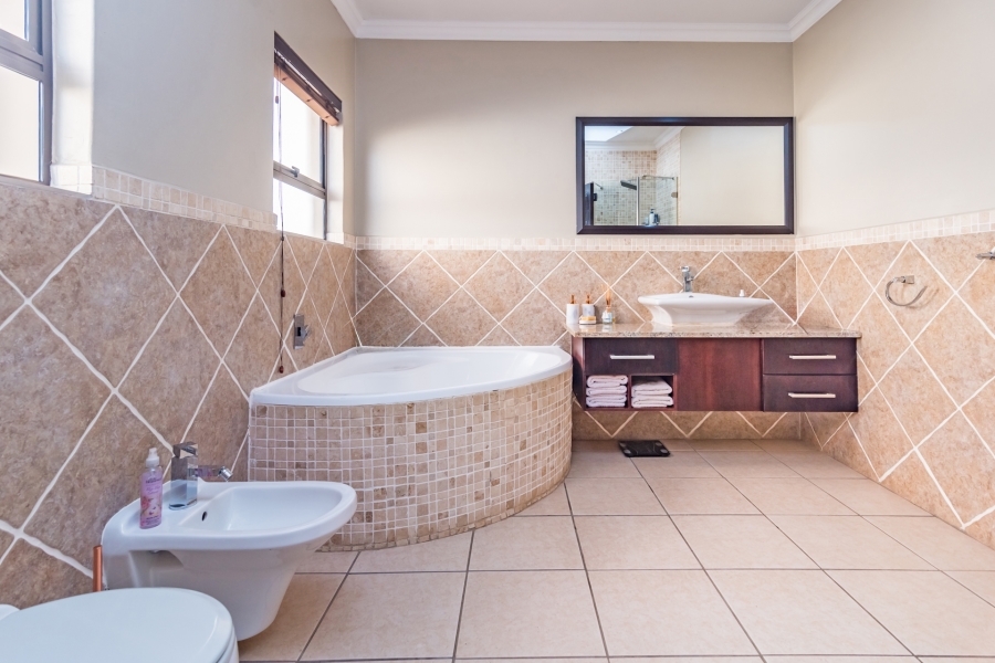 4 Bedroom Property for Sale in Club Milos Estate Free State